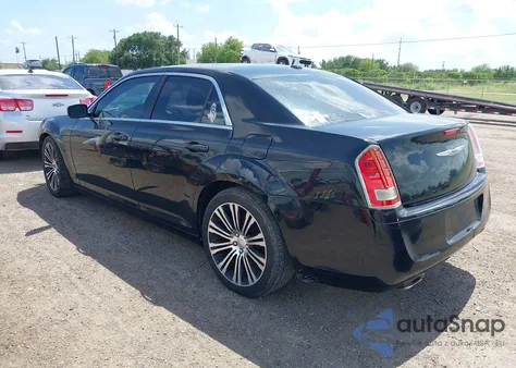 2014 Chrysler 300 300S z USA, uszkodzony, nr VIN 2C3CCABG9EH143122